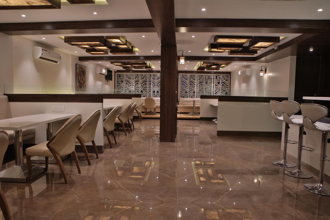 Hotel K P Pride Jalgaon Exterior foto