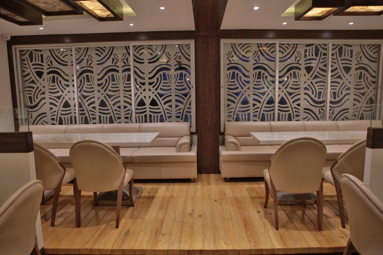 Hotel K P Pride Jalgaon Exterior foto